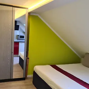 Helles In Berlin-mariendorf Apartment