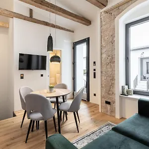 Coolest In Berlin, Easy Check-in, Close To Center, Stylish & Cozy Maisonette #4 Apartment